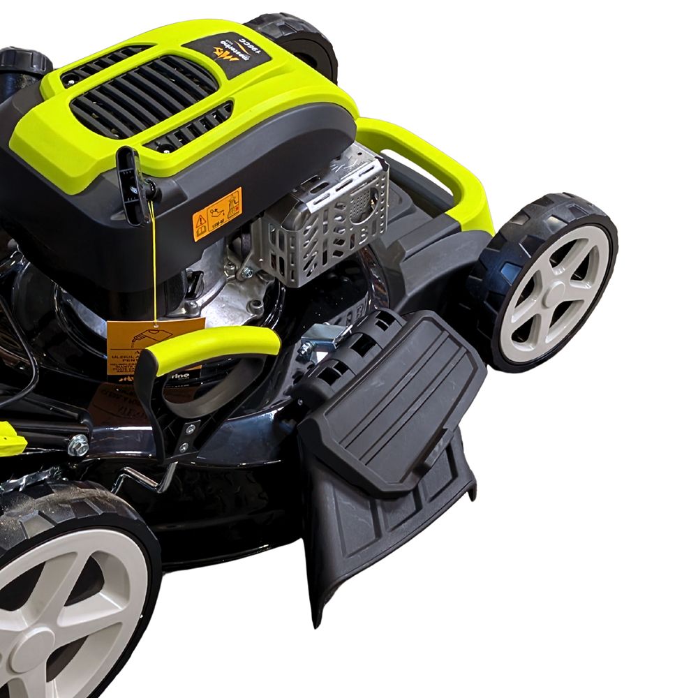 Masina pentru tuns iarba/gazon autopropulsata MESTERINO MTBJXPM51N-196, sasiu de metal, motor 4T 196 cmc, putere 5 CP, diametru taiere 51 cm, 8 nivele de taiere, sac colector 60 litri, evacuare lateral si mulcire