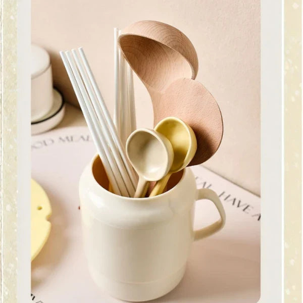 Suport ustensile bucatarie cu scurgere de tip cana, 13.5 cm x 11 cm, 14 cm, bej