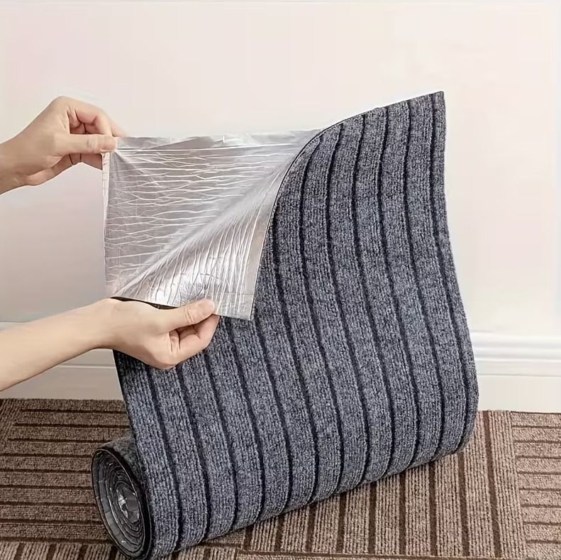 Rola Mocheta Autoadeziva, 40x300 cm, Material Absorbant, Montaj Rapid Fara Adeziv, Reduce Zgomotul si Protejeaza Pardoseala