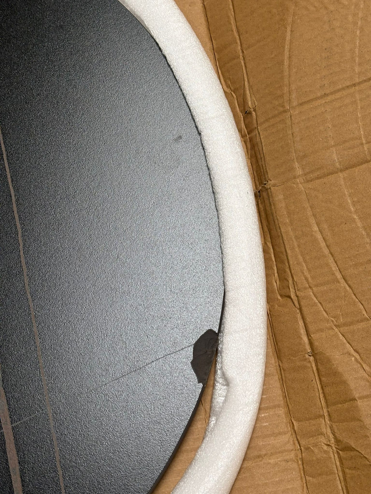 RESIGILAT — Masă rotunda din piatră sinterizată, diametru 60cm, inaltime 75cm Negru · Acceptabil #001