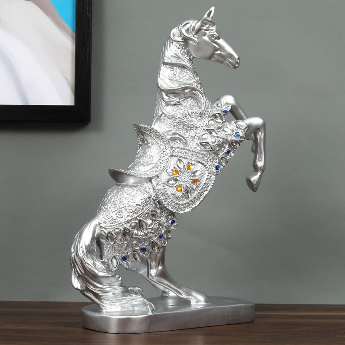 Statueta decorativa Cal cabrat – finisaj auriu / argintiu premium, 27 x 12 x 38.5 cm
