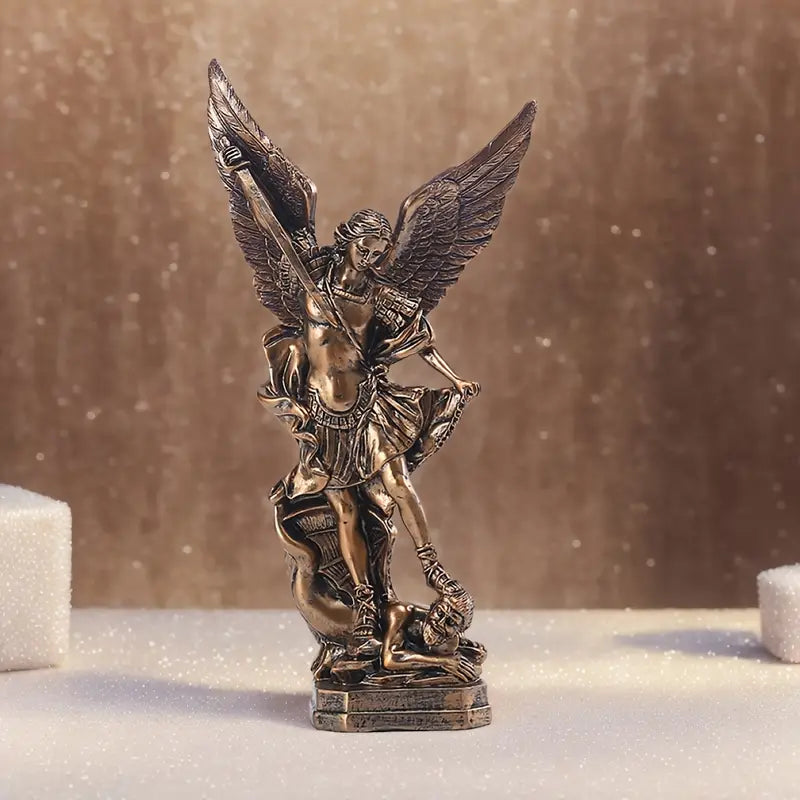 Statueta decorativa Arhanghelul Mihail 12 x 19 cm – finisaj bronz antic