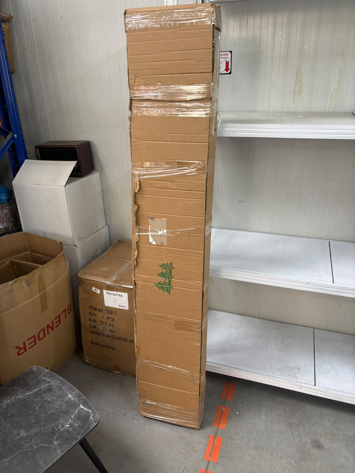 RESIGILAT — Comoda TV Marvel 180 cm, mobilier living, suport televizor mare pana la 75 inch, 3 usi rabatabile cu inchidere lina soft-close, PAL melaminat 18 mm clasa E1, pentru soundbar si consola jocuri Alb · Acceptabil #002
