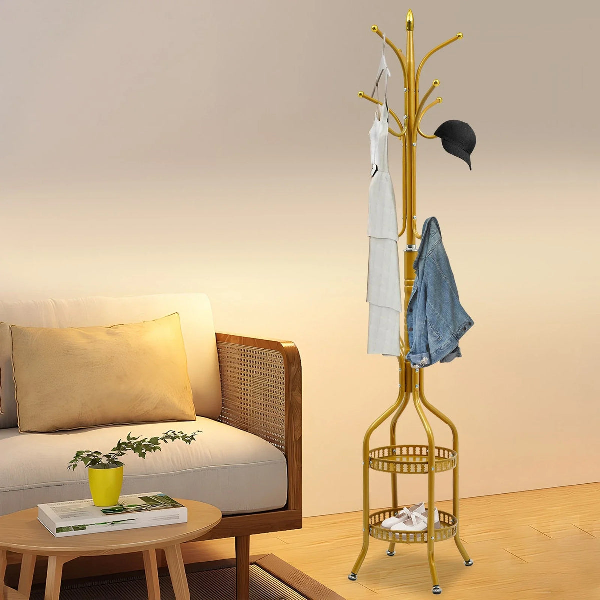 Cuier de podea metalic auriu, 34 x 189 cm, cu carlige multiple si 2 rafturi de depozitare, tip hall tree, pentru hol, dormitor sau birou