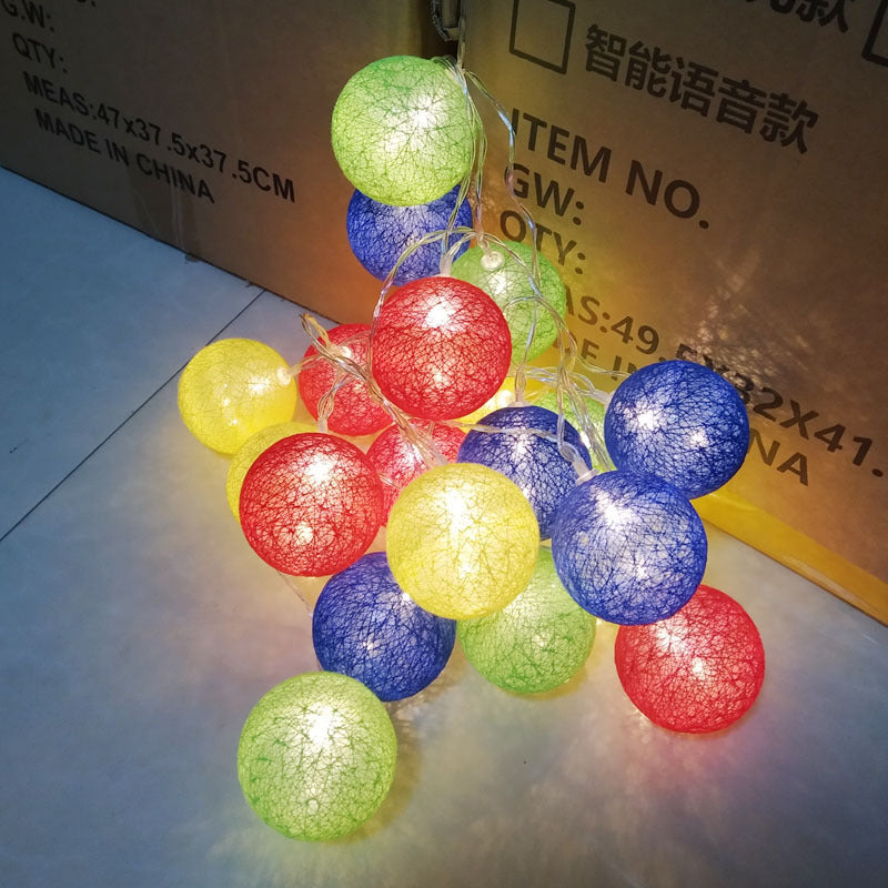 Instalatie luminoasa decorativa cu 40 globuri Cotton Ball, cu flash, 6m