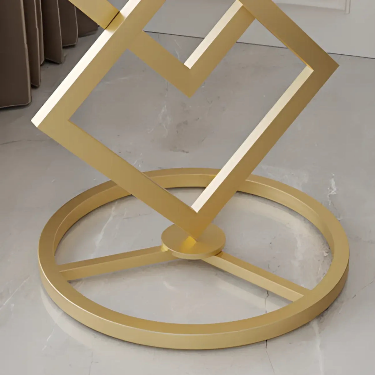 Masuta de cafea moderna cu blat tip marmura si cadru geometric metalic, design artistic, 40 x 58 cm