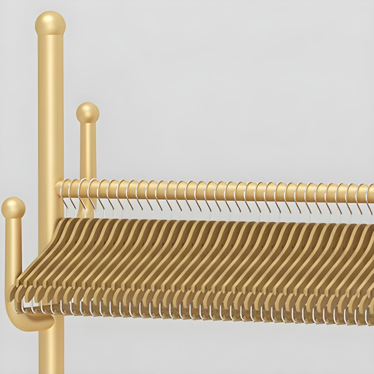 Suport haine metalic cu roti si cos de depozitare, finisaj auriu, 80x32x173 cm