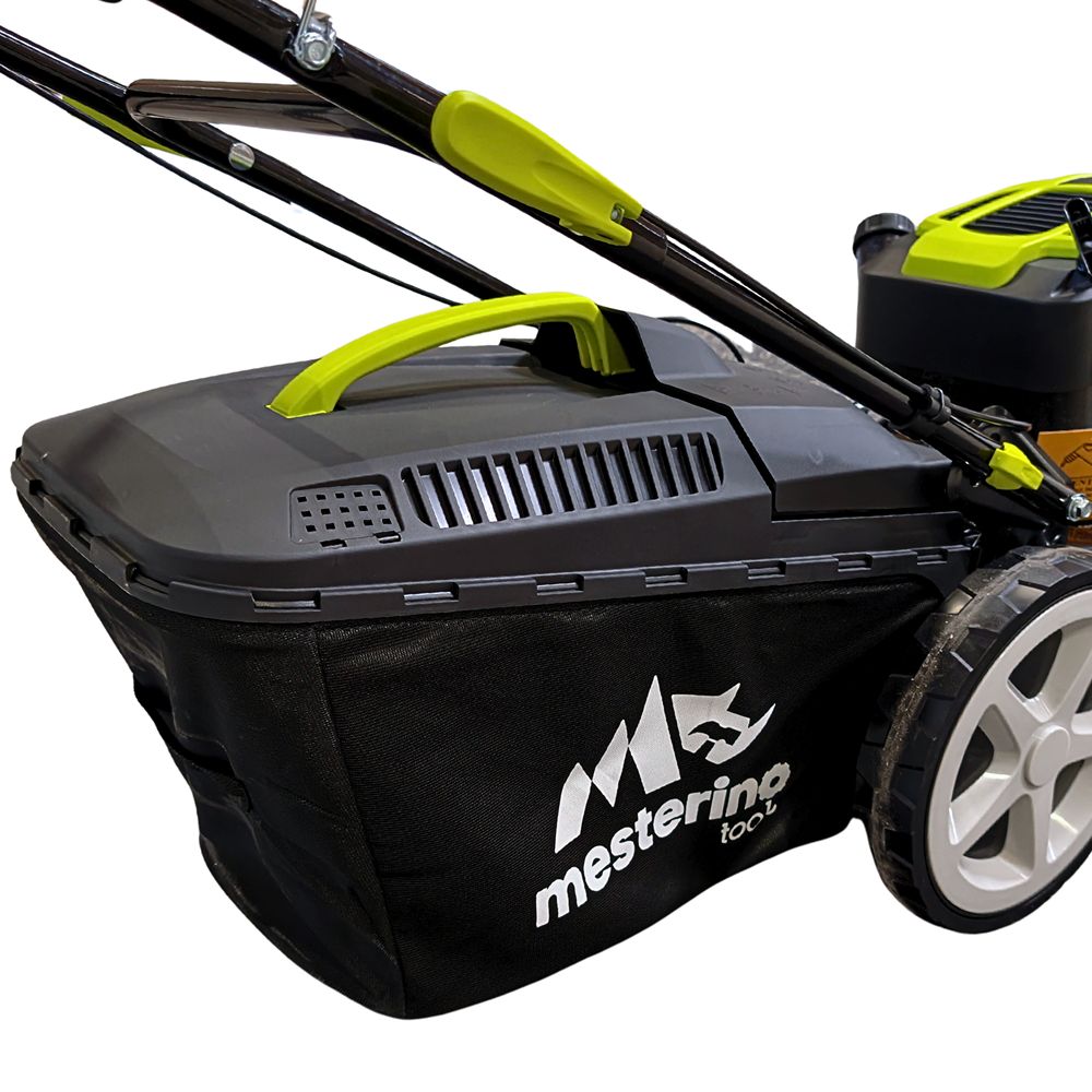 Masina pentru tuns iarba/gazon autopropulsata MESTERINO MTBJXPM51N-196, sasiu de metal, motor 4T 196 cmc, putere 5 CP, diametru taiere 51 cm, 8 nivele de taiere, sac colector 60 litri, evacuare lateral si mulcire