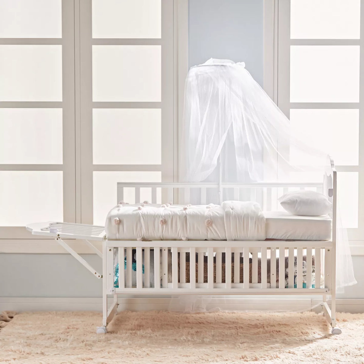 Patut bebelusi din lemn stil scandinav cu roti, laterale de protectie, set 5 piese si baldachin, alb 125 x 70 x 100 cm