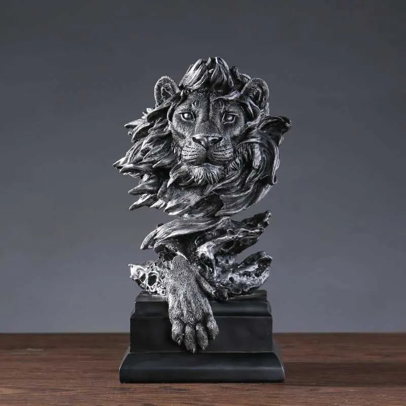 Statueta Decorativa Premium Leu din Rasina pe Soclu Finisaj Metalic Antichizat 30.5cm - detaliu produs