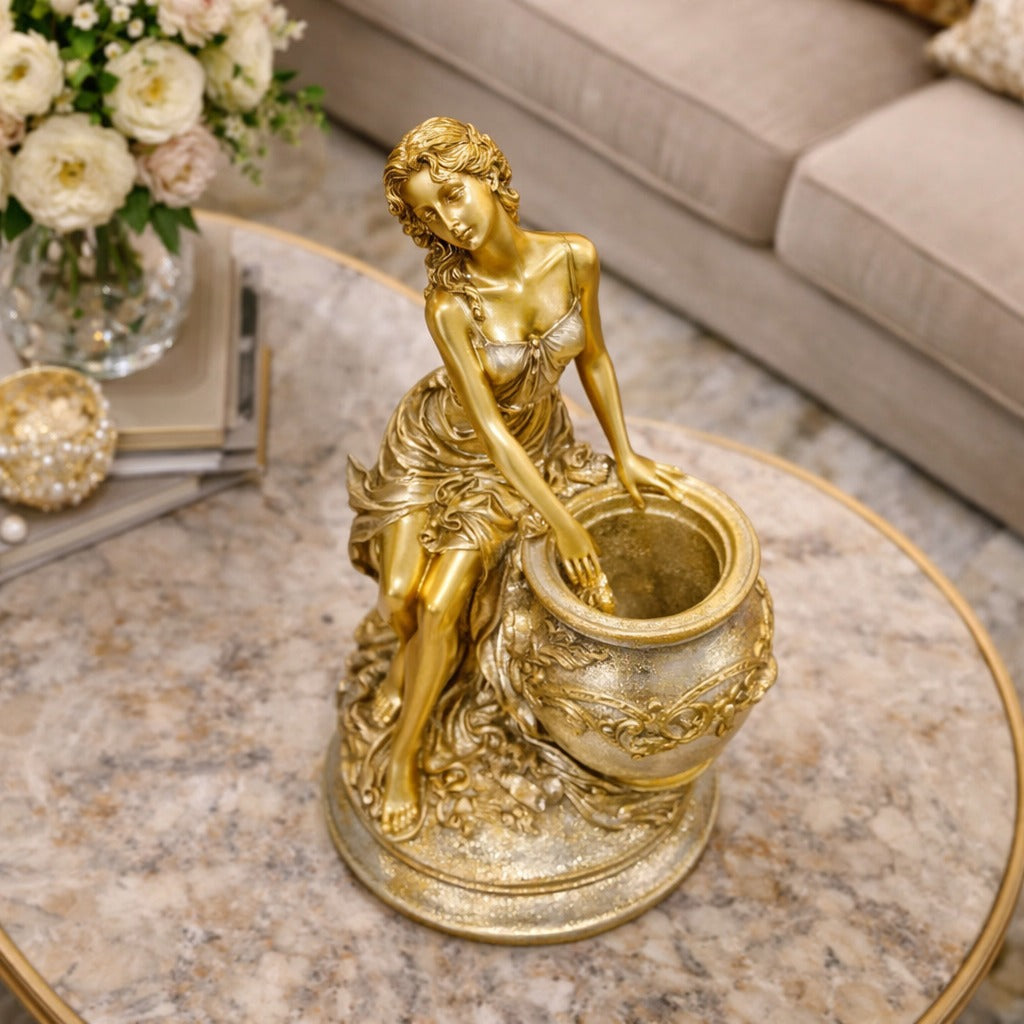 Statueta decorativa femeie eleganta, suport tip vas, rasina, finisaj auriu, design artistic premium, 30x17 cm