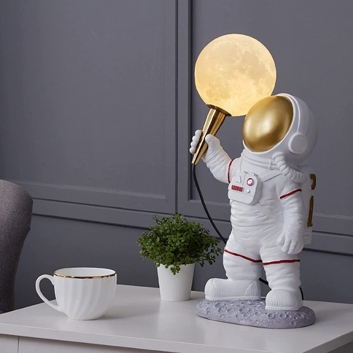 RESIGILAT - Lampa de veghe pentru copii, model astronaut