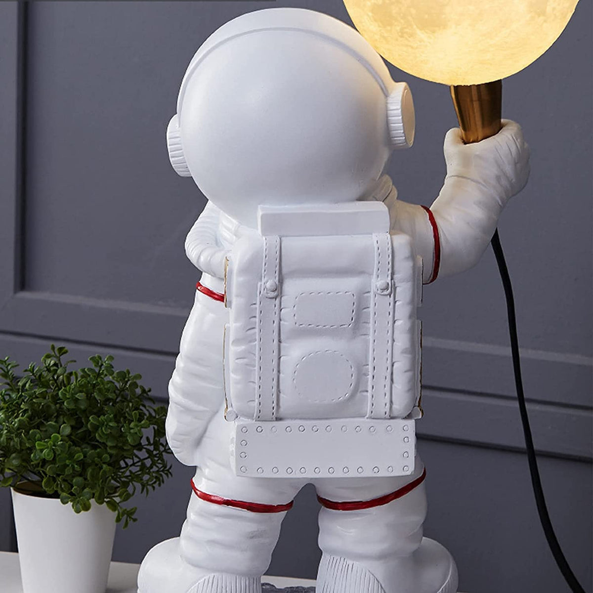 RESIGILAT - Lampa de veghe pentru copii, model astronaut