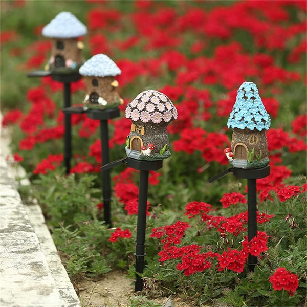Lampa decorativa de gradina cu încarcare solara, model casuta din povesti