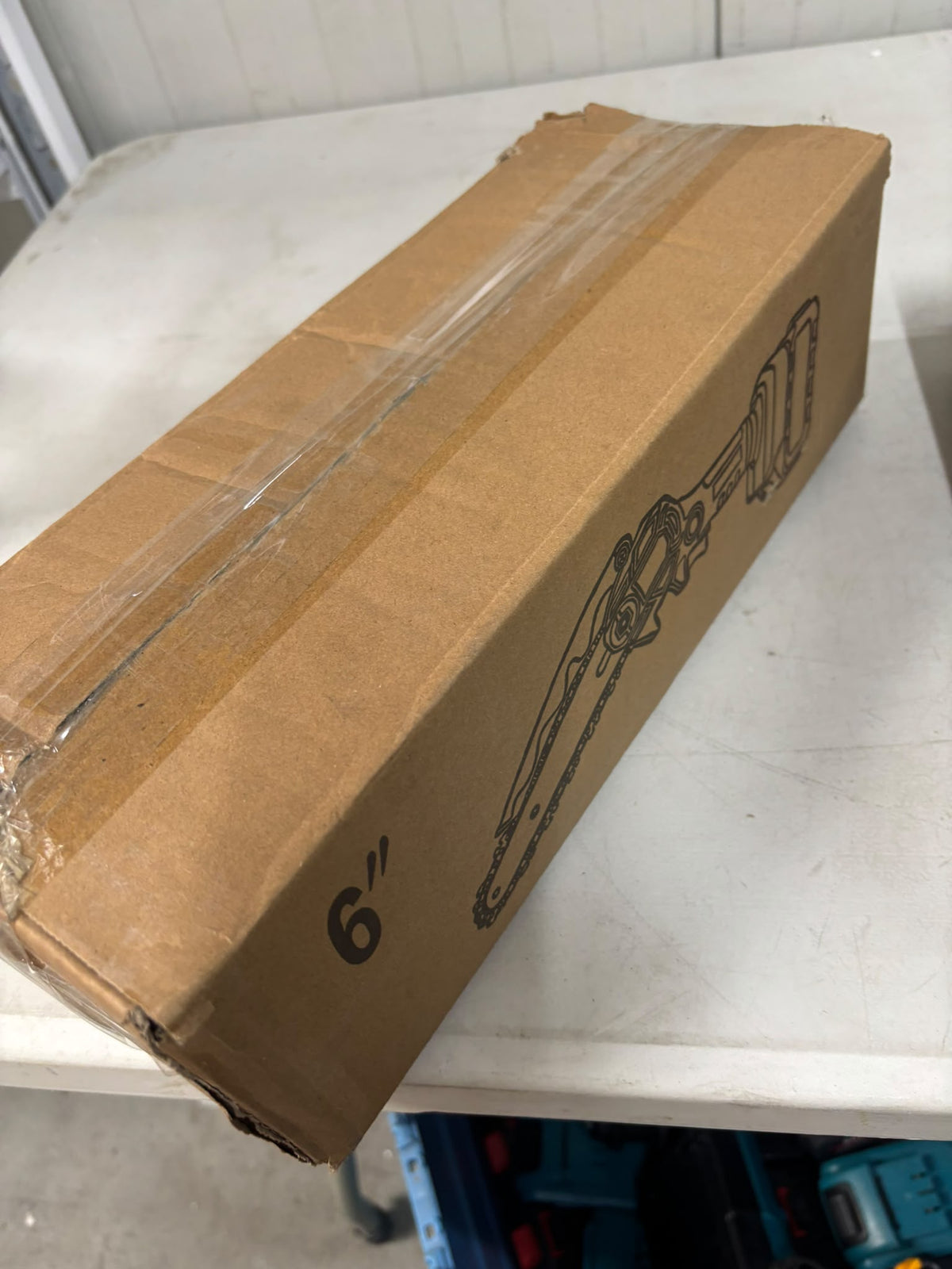 RESIGILAT — Mini Fierastrau Electric 24V cu Lant 6 inch si 2 Acumulatori 2000 mAh albastru · Bun #001