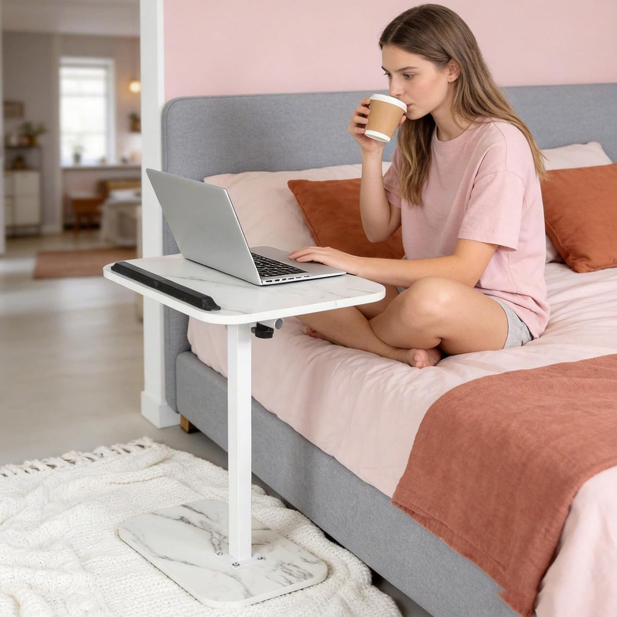 Masă Multifuncțională pentru Laptop, cu Înălțime Reglabilă 60–80 cm și Blat Rotativ, 40 x 30 cm