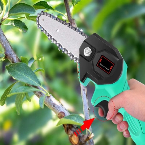 Mini Fierastrau Electric 24V cu Lant 6 inch si 2 Acumulatori 2000 mAh
