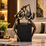 Statuetă Decorativă Premium „Cuplu de Muzicieni”, cu Trompetă și Saxofon, Negru-Auriu, din Rășină – 20,8 × 9 × 21,5 cm