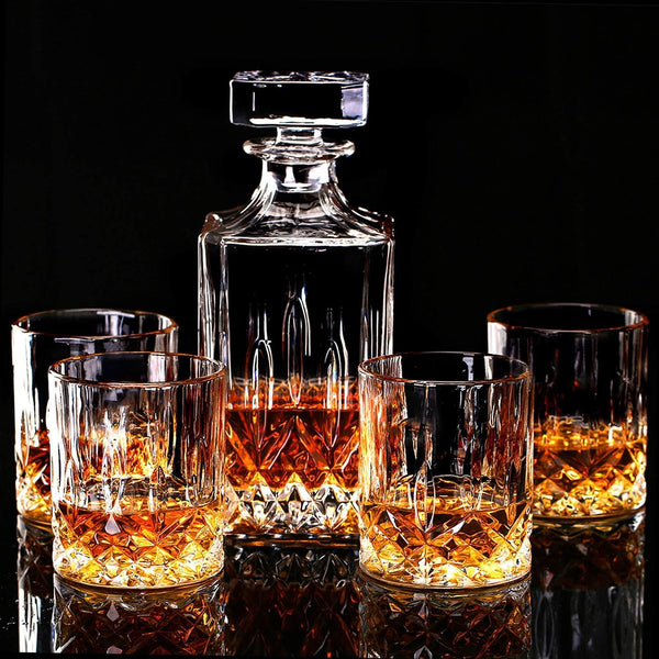 Set decantor whisky 830ml, cu 4 pahare din cristal