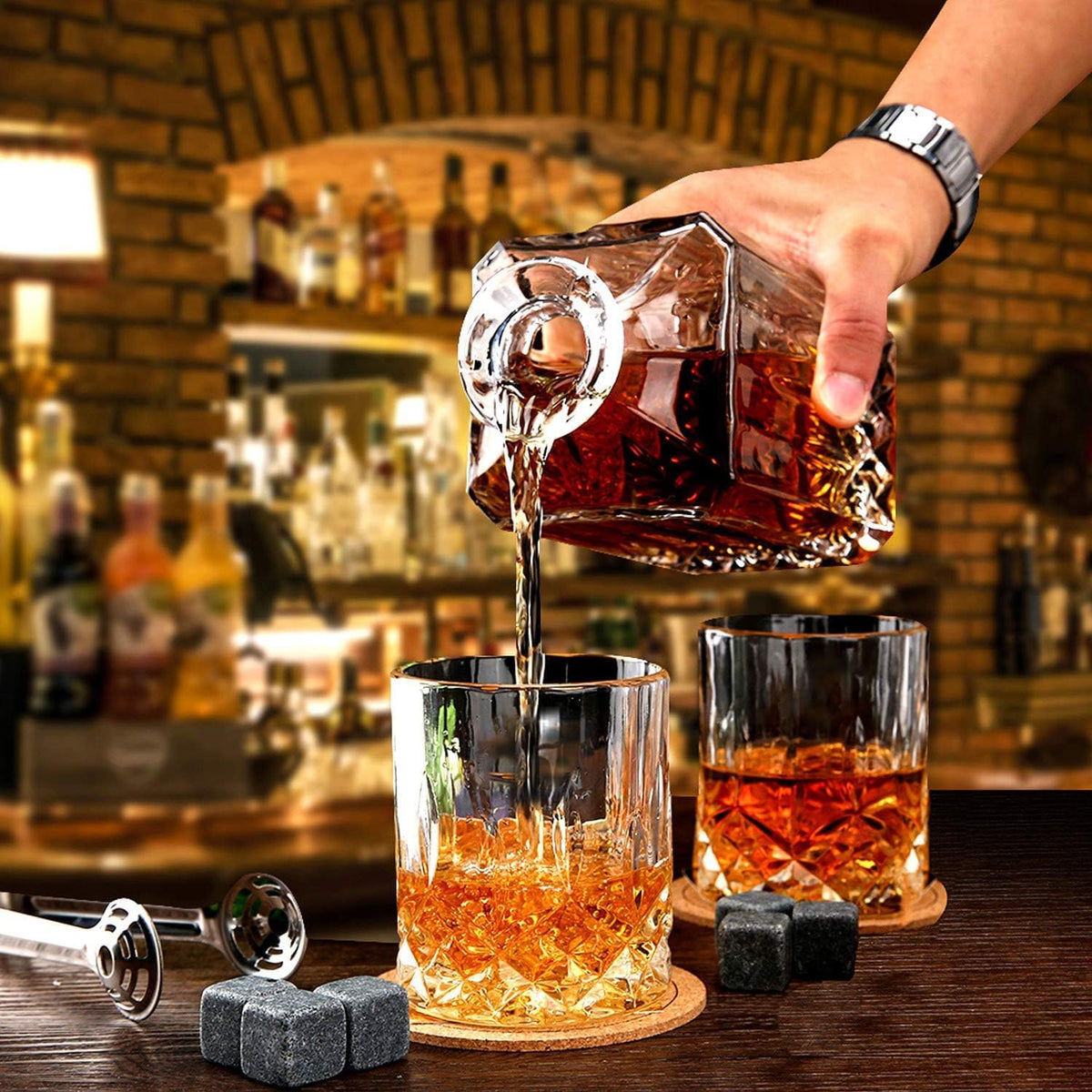 Set decantor whisky 830ml, cu 4 pahare din cristal
