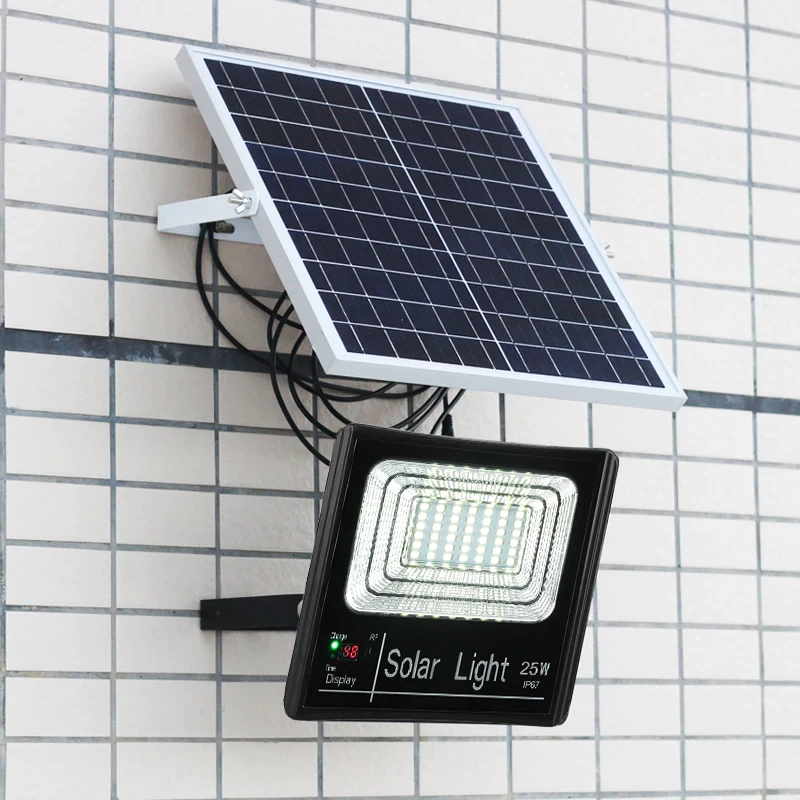 Proiector LED cu panou solar si telecomanda, IP67