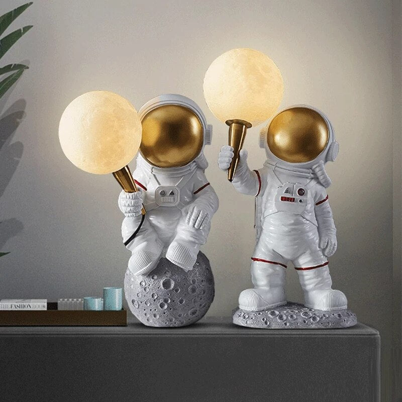 RESIGILAT - Lampa de veghe pentru copii, model astronaut