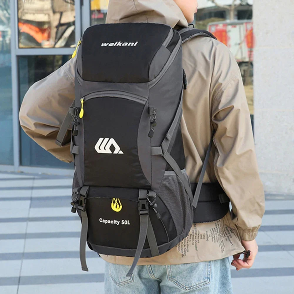 Rucsac drumetie 50L cu suport lombar si compartiment laptop 58x30x22 cm