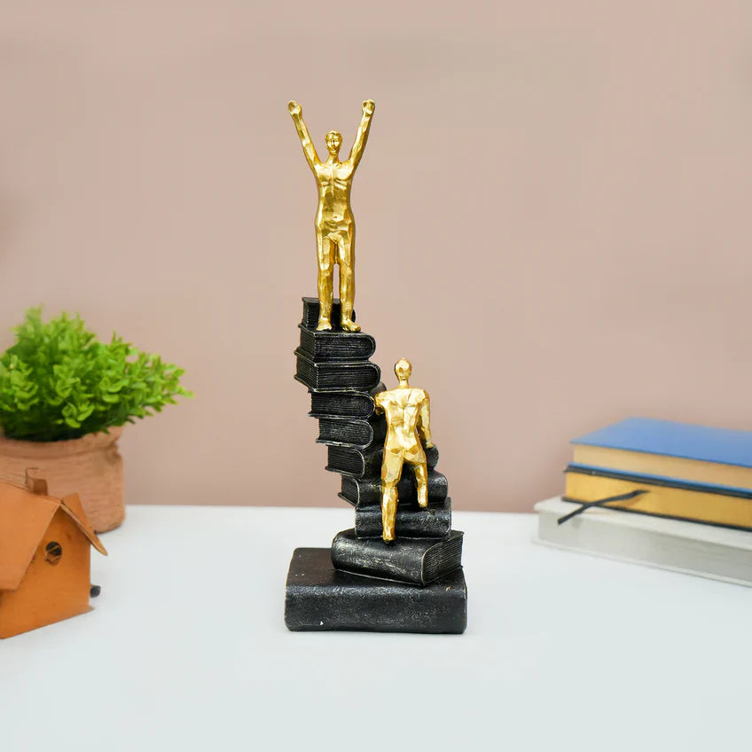 Statueta decorativa “Books Staircase” – simbol al succesului prin cunoastere si perseverenta, 30 cm