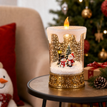 Decorațiune de Crăciun Premium tip Lumânare cu Moș Crăciun și Om de Zăpadă, Iluminare Caldă și Efect de Ninsoare – 12 × 12 × 28,5 cm