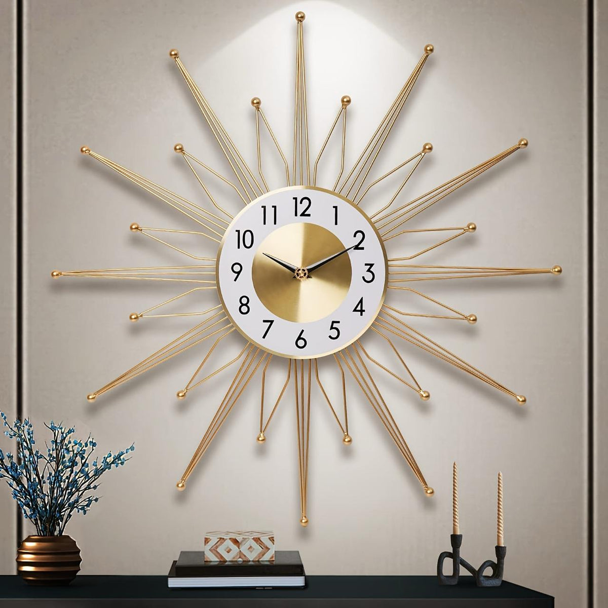 Ceas elegant de perete, cu design modern si elemente nautice, mecanism silentios si finisaj metalic elegant