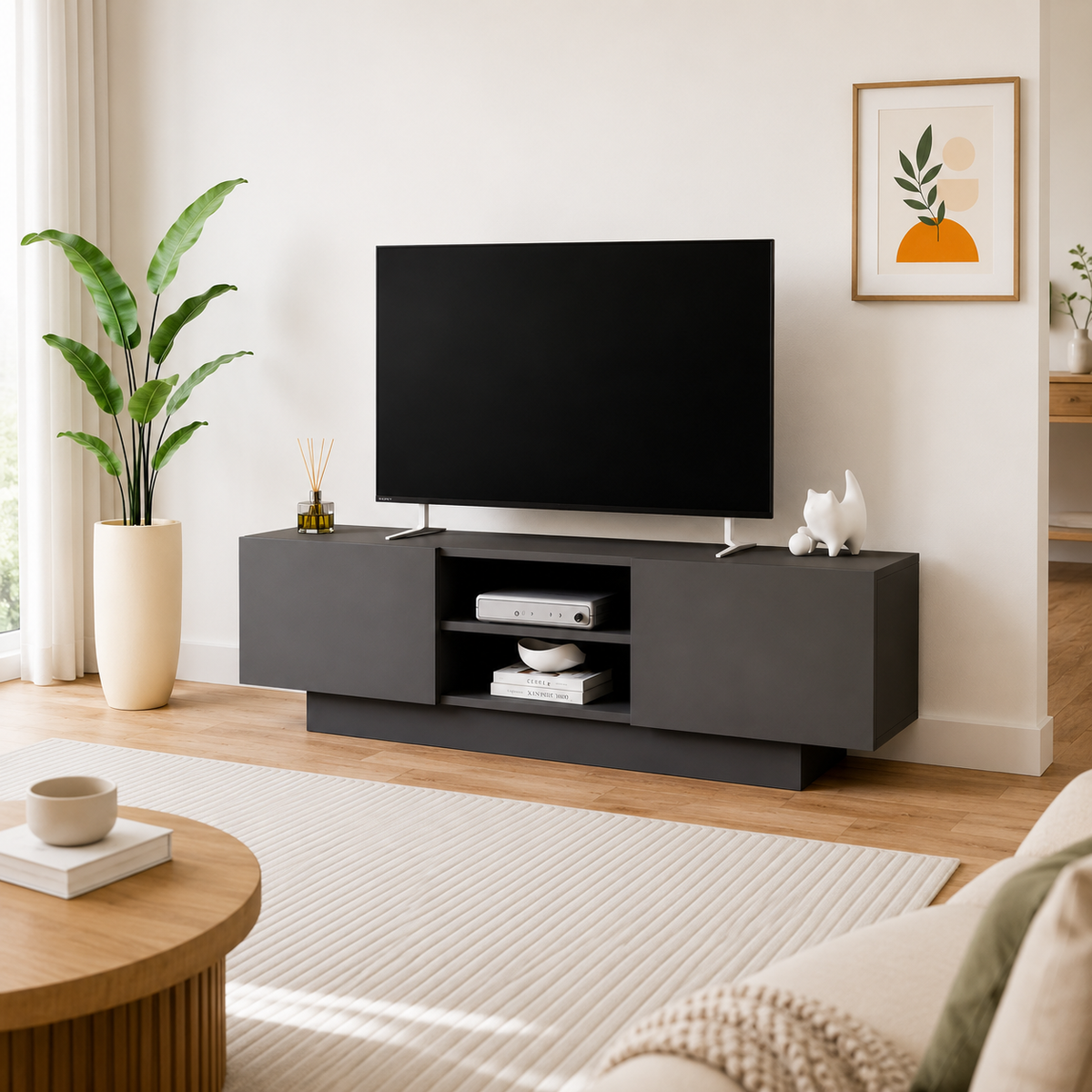 Comodă TV DORA cu uși și raft central, PAL 18 mm, 140 x 31 x 42 cm - detaliu produs