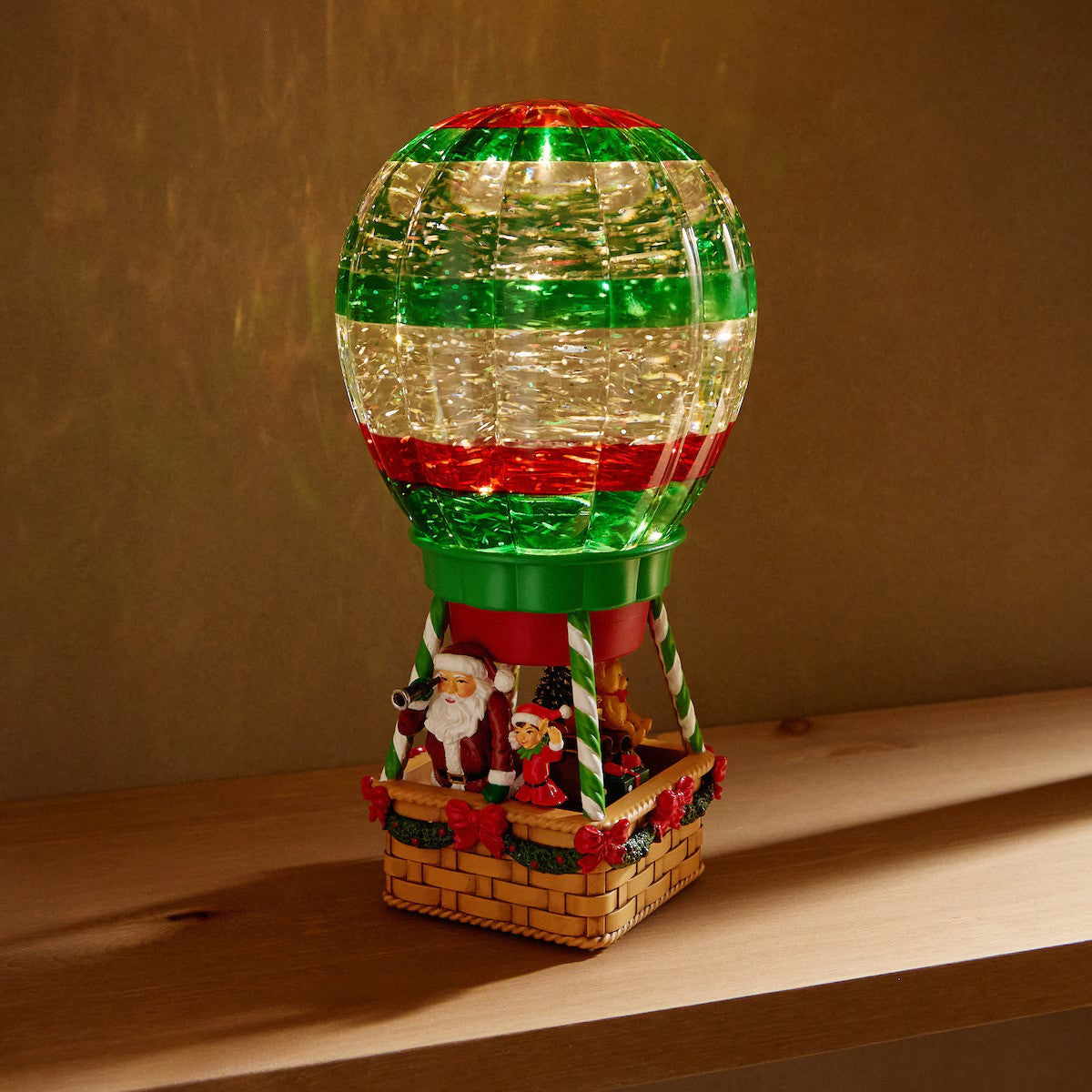 Decoratiune Craciun luminoasa cu balon cu aer cald si Mos Craciun  13 x 13 x 25.5 cm