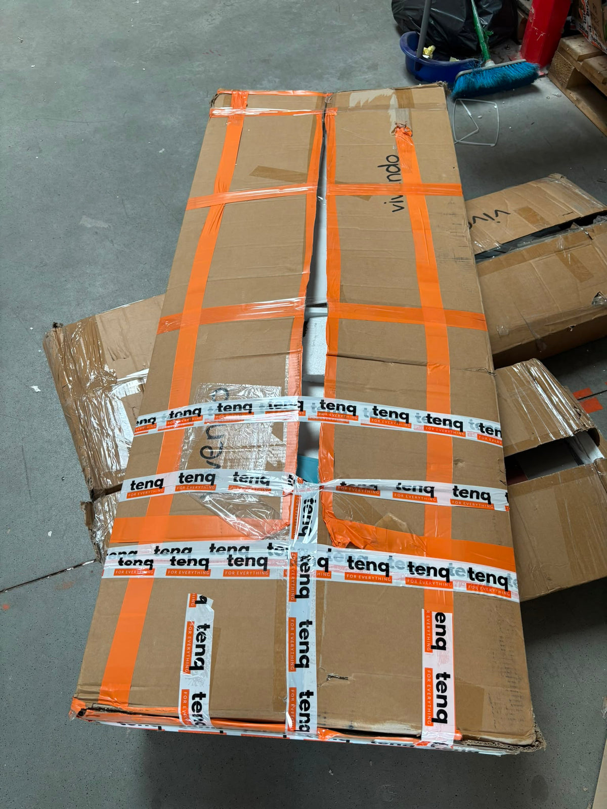 RESIGILAT — Birou minimalist alb cu rafturi - 160x60x73 cm, ideal pentru spații mici, lucru și studiu Alb · Incomplet #001
