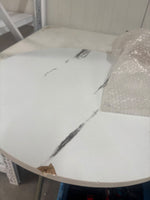 RESIGILAT — Masuta moderna cu blat tip marmura si raft inferior, cadru metalic auriu, design elegant 45 x 60 cm · Acceptabil #001