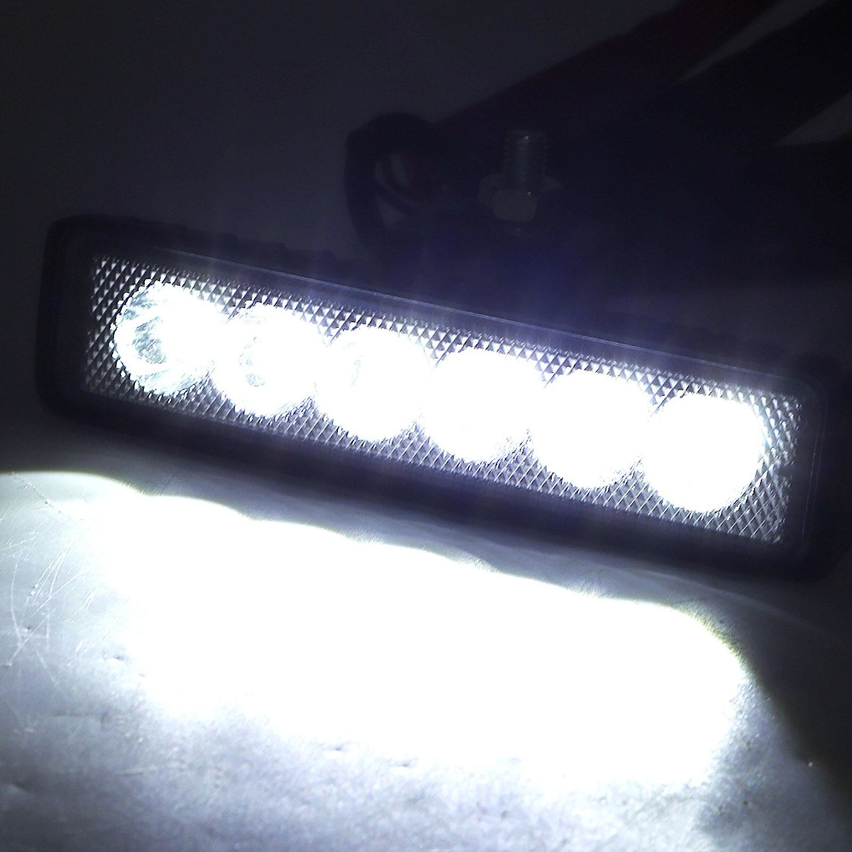 Proiector LED auto 18W, 6 LED-uri, 1200 lumeni, IP67, 12V