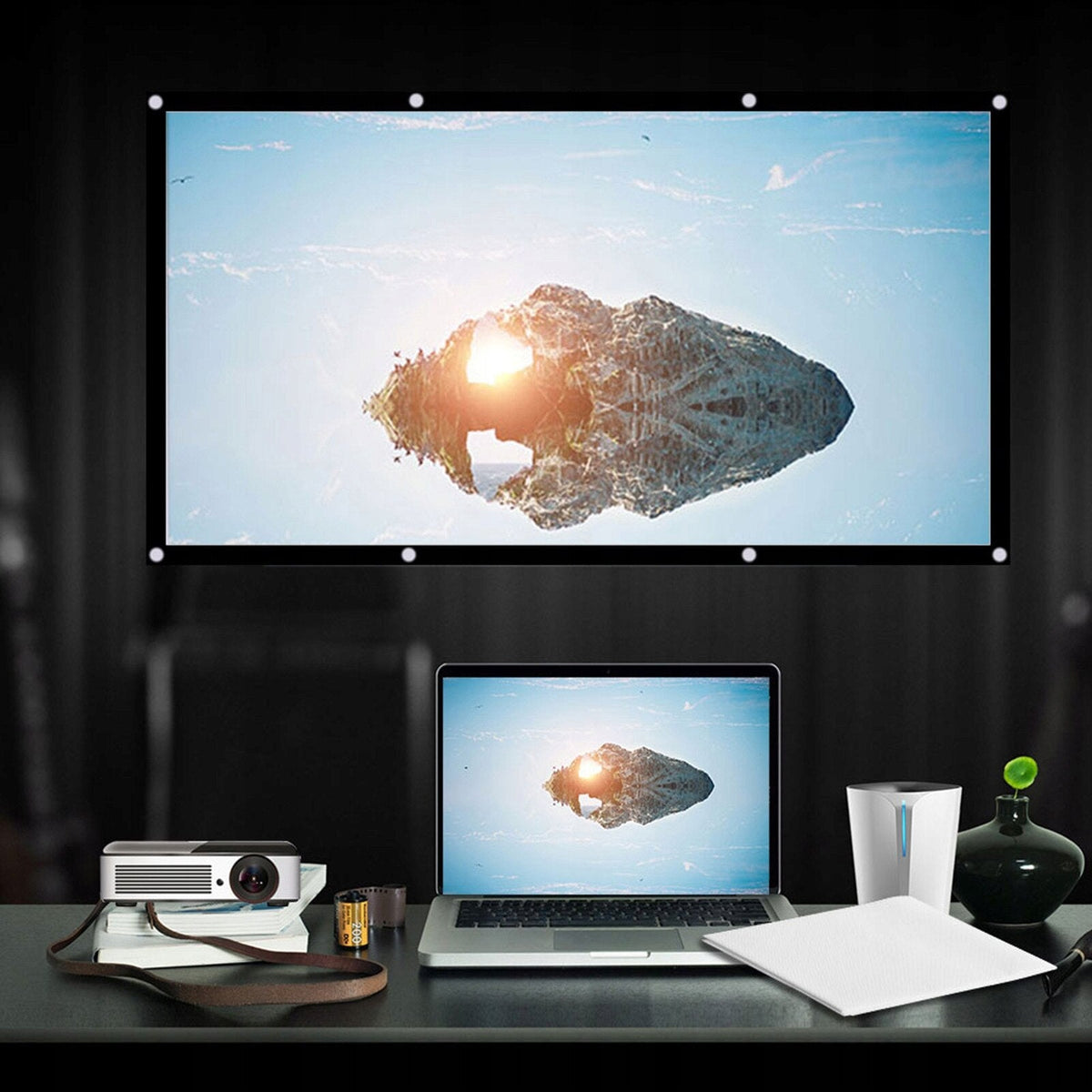Ecran de proiectie portabil 120 inch, 16:9,  2.66 x 1.49 m, alb,